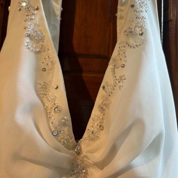 NWT elegant wedding gown - Picture 4 of 8